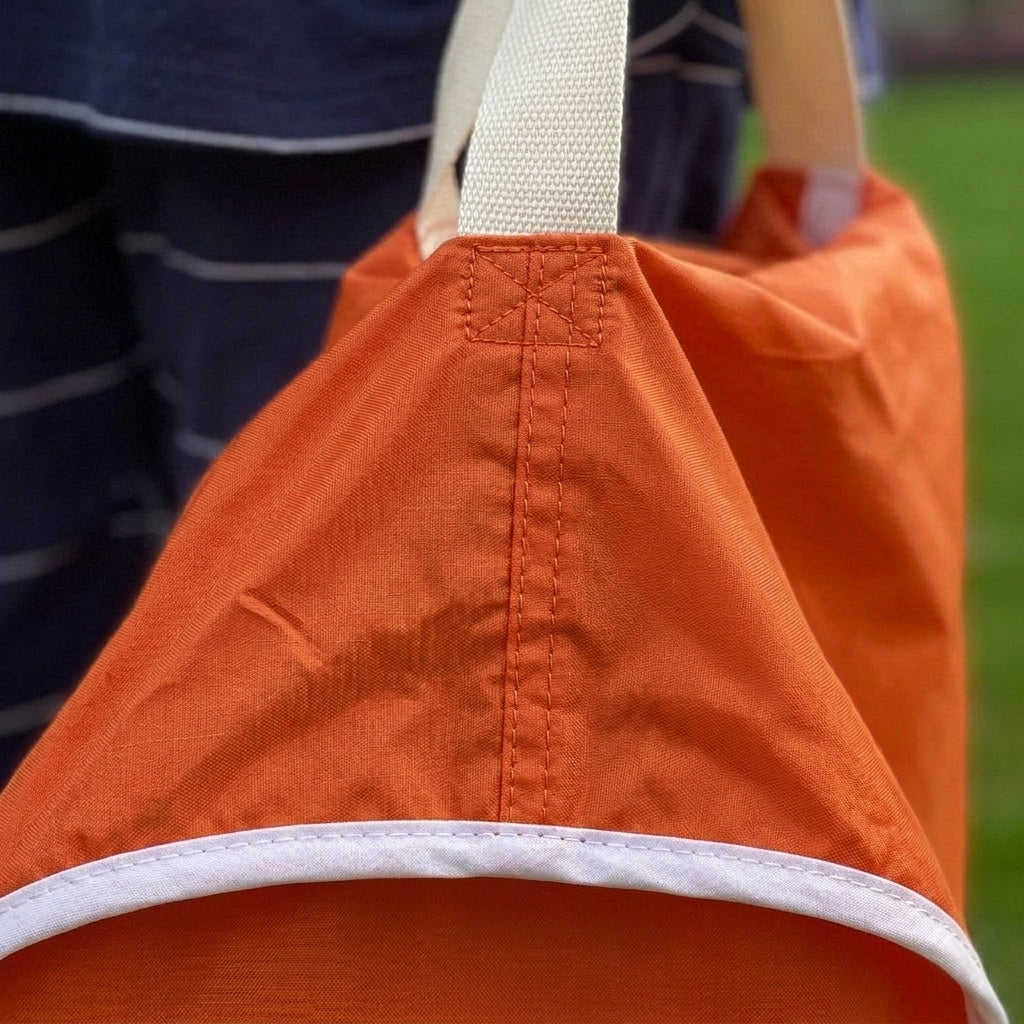 Pop up dog tent, folds flat with carry bag, portable shelter, Tent, detail