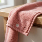 Dog drying towel, ultra absorbent microfibre, machine washable, Pink medium, detail