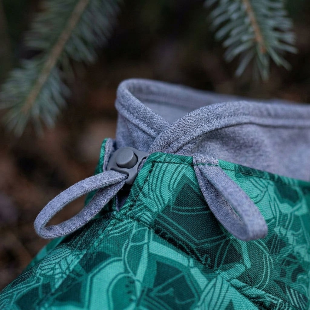 Waterproof dog coat, quilted winter jacket with fleece collar, Emerald Green, detail
